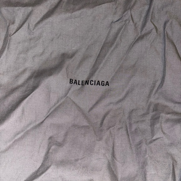 Track Shoes
100% Authentic
worn three times - Picture 4 of 6